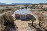 {:en}Stunning Mediterranean-Style Villa in Pinoso{:}{:fr}Superbe villa de style méditerranéen à Pinoso{:}{:nl}Prachtige mediterraan villa in Pinoso{:}{:es}Preciosa villa de estilo mediterráneo en Pinoso{:} at El Pinós, Province d'Alicante, Espagne for 595000