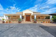 {:en}Villa with Pool and Guest House in Rojales{:}{:fr}Villa avec piscine et appartement séparé à Rojales{:}{:nl}Villa met zwembad en gastenverblijf in Rojales{:}{:es}Villa con piscina y casita en Rojales{:} at 03170 Rojales, Province d'Alicante, Espagne for 594999