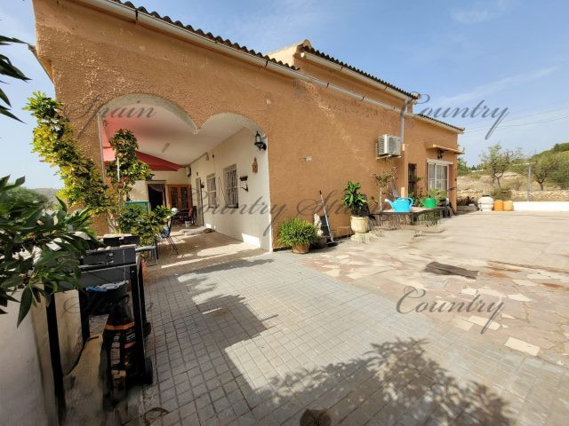 {:en}Charming Country House in Hondon de las Nieves{:}{:fr}Charmante maison de campagne à Hondon de las Nieves{:}{:nl}Charmante landelijke woning in Hondon de las Nieves{:}{:es}Encantadora casa de campo en Hondon de las Nieves{:}