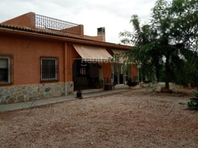 {:en}Property with 2 Homes on 11,800 m² – Elche, Alicante{:}{:fr}Propriété avec 2 chalets sur 11 800 m² – Elche, AlicantePropriété avec 2 chalets sur 11 800 m² – Elche, Alicante{:}{:nl}Eigendom met 2 woningen op 11.800 m² – Elche, Alicante{:}{:es}Propiedad con 2 viviendas en parcela de 11.800 m² – Elche, Alicante{:}