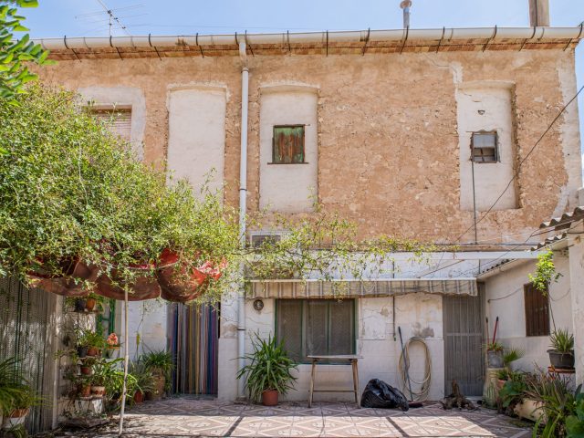 {:en}5 Bedrooms Town House in Pinoso - FOX-R113{:}{:fr}Town House de 5 Chambres  à Pinoso - FOX-R113{:}{:nl}Town House met 5 Slaapkamers  in Pinoso - FOX-R113{:}{:es}Town House de 5 Dormitorios en Pinoso - FOX-R113{:}