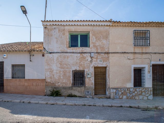 {:en}3 Bedrooms Town House in Raspay - FOX-R121{:}{:fr}Town House de 3 Chambres  à Raspay - FOX-R121{:}{:nl}Town House met 3 Slaapkamers  in Raspay - FOX-R121{:}{:es}Town House de 3 Dormitorios en Raspay - FOX-R121{:}