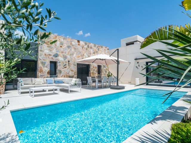 {:en}3 Bedrooms VILLA in ALGORFA - I2493{:}{:fr}VILLA de 3 Chambres  à ALGORFA - I2493{:}{:nl}VILLA met 3 Slaapkamers  in ALGORFA - I2493{:}{:es}VILLA de 3 Dormitorios en ALGORFA - I2493{:}