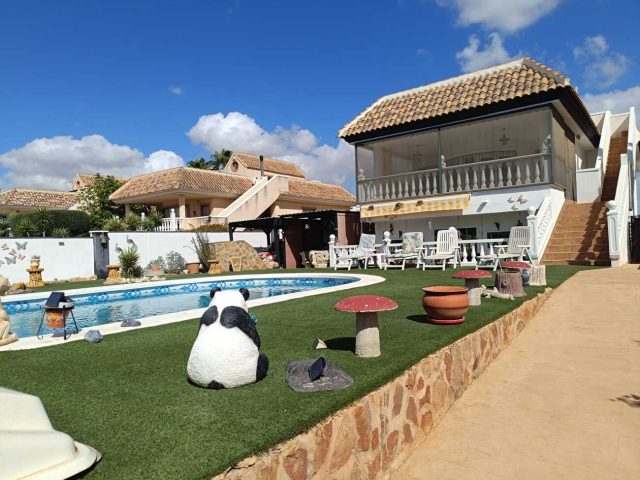 {:en}4 Bedrooms Villa in Fortuna - NWD6049{:}{:fr}Villa de 4 Chambres  à Fortuna - NWD6049{:}{:nl}Villa met 4 Slaapkamers  in Fortuna - NWD6049{:}{:es}Villa de 4 Dormitorios en Fortuna - NWD6049{:}