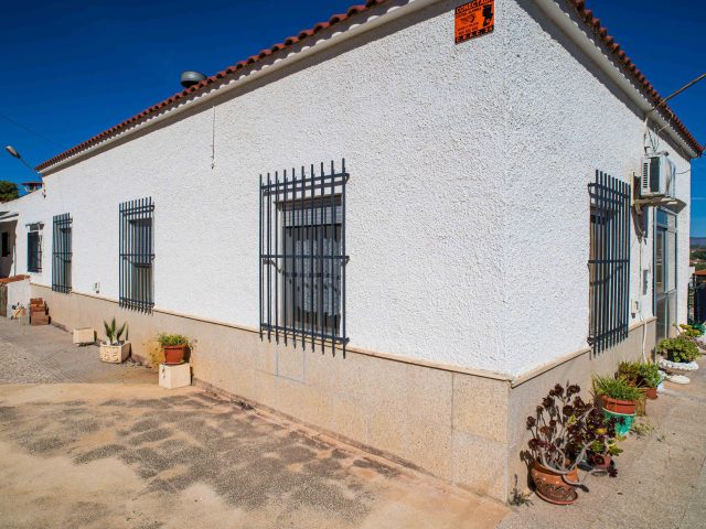 {:en}4 Bedrooms Villa in LA ROMANA - FOX-R190{:}{:fr}Villa de 4 Chambres  à LA ROMANA - FOX-R190{:}{:nl}Villa met 4 Slaapkamers  in LA ROMANA - FOX-R190{:}{:es}Villa de 4 Dormitorios en LA ROMANA - FOX-R190{:}
